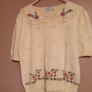 Embroidered Collar Short Sleeve Sweater